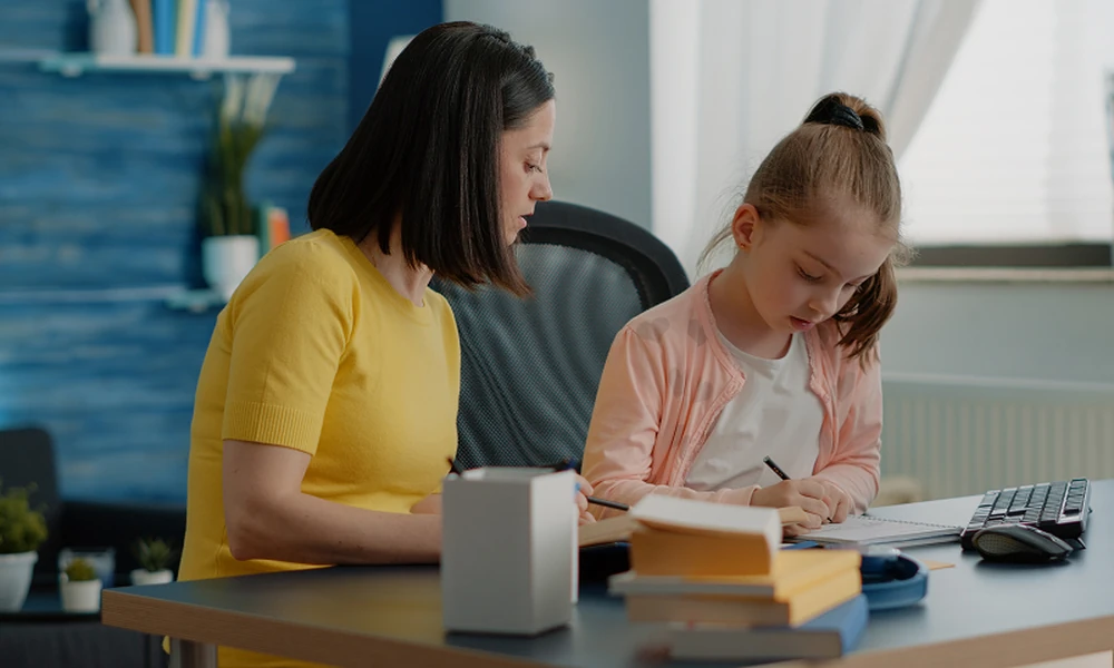 How Partnering with an English Tutor in Singapore Elevates Critical Thinking and Writing Confidence